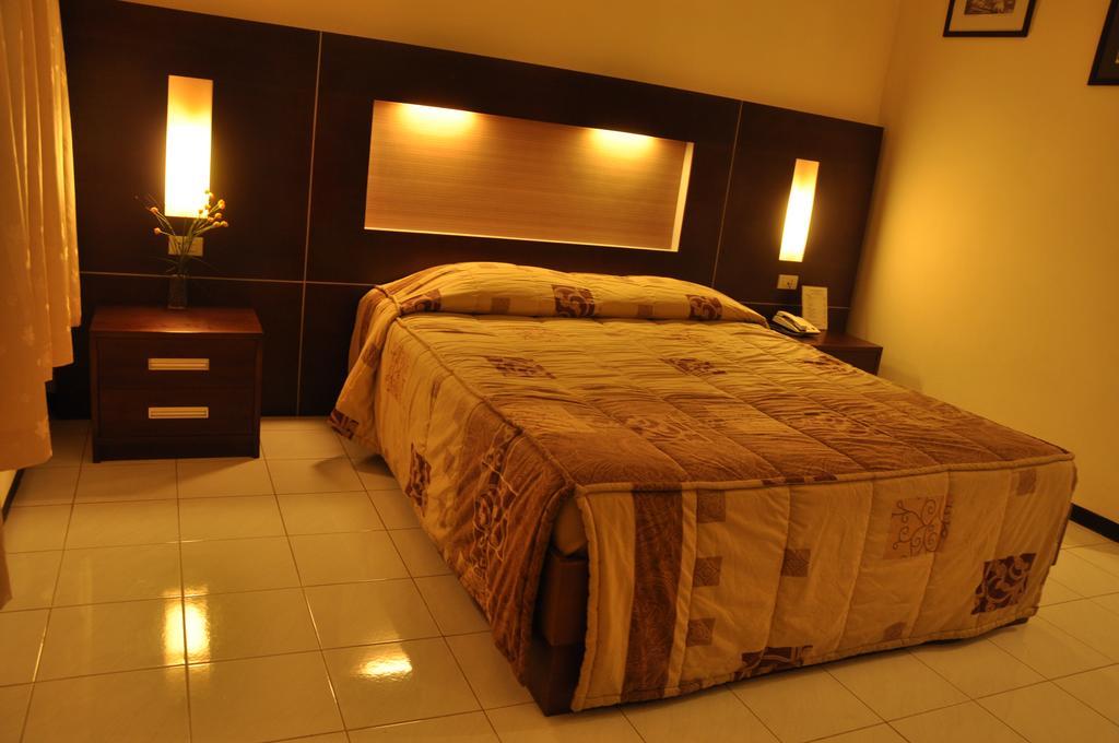 Hotel Wisanti ジョグジャカルタ エクステリア 写真
