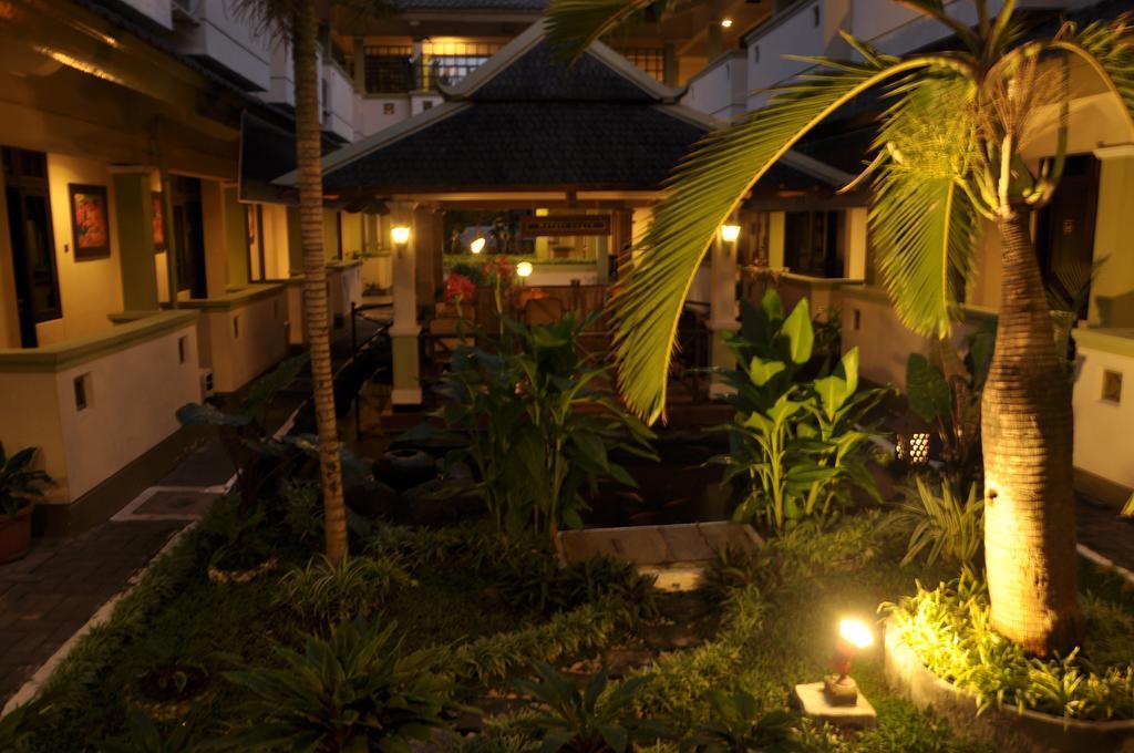 Hotel Wisanti ジョグジャカルタ エクステリア 写真