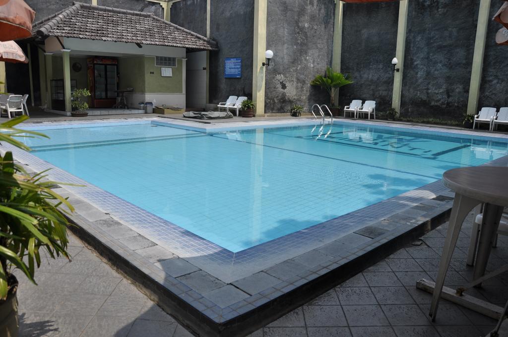 Hotel Wisanti ジョグジャカルタ エクステリア 写真
