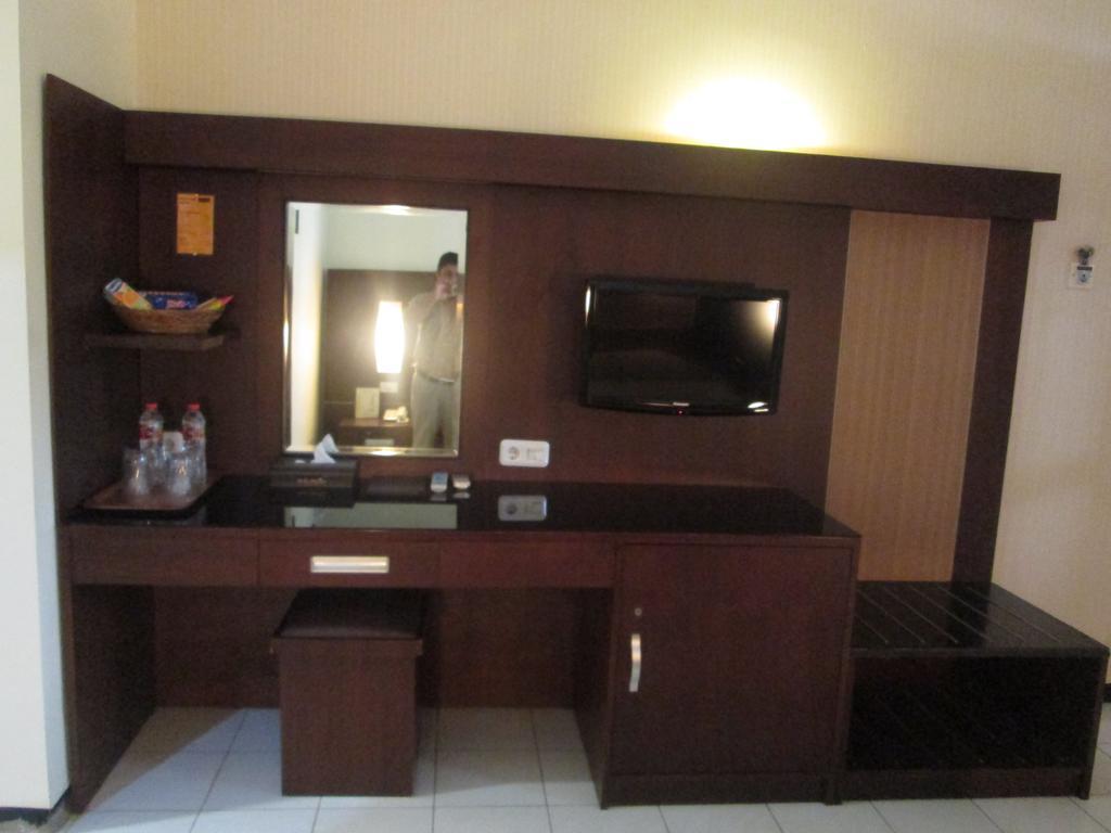 Hotel Wisanti ジョグジャカルタ エクステリア 写真