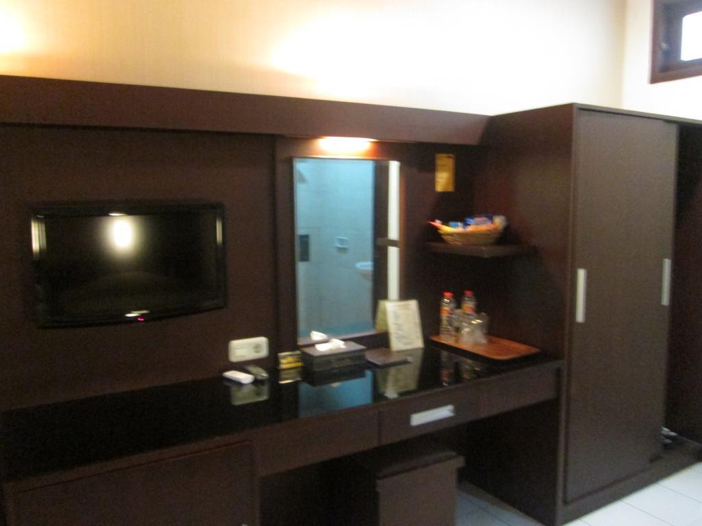 Hotel Wisanti ジョグジャカルタ エクステリア 写真