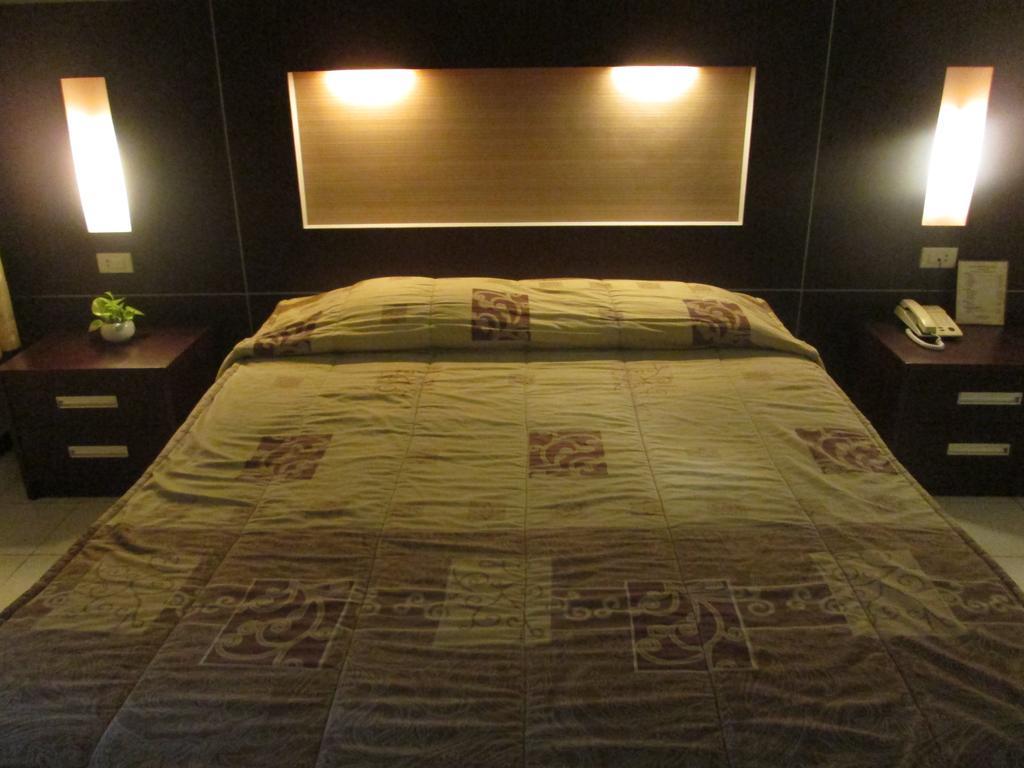 Hotel Wisanti ジョグジャカルタ エクステリア 写真