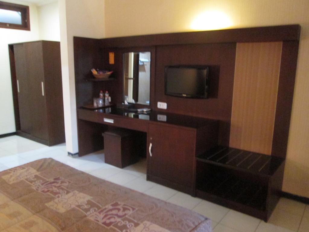 Hotel Wisanti ジョグジャカルタ エクステリア 写真