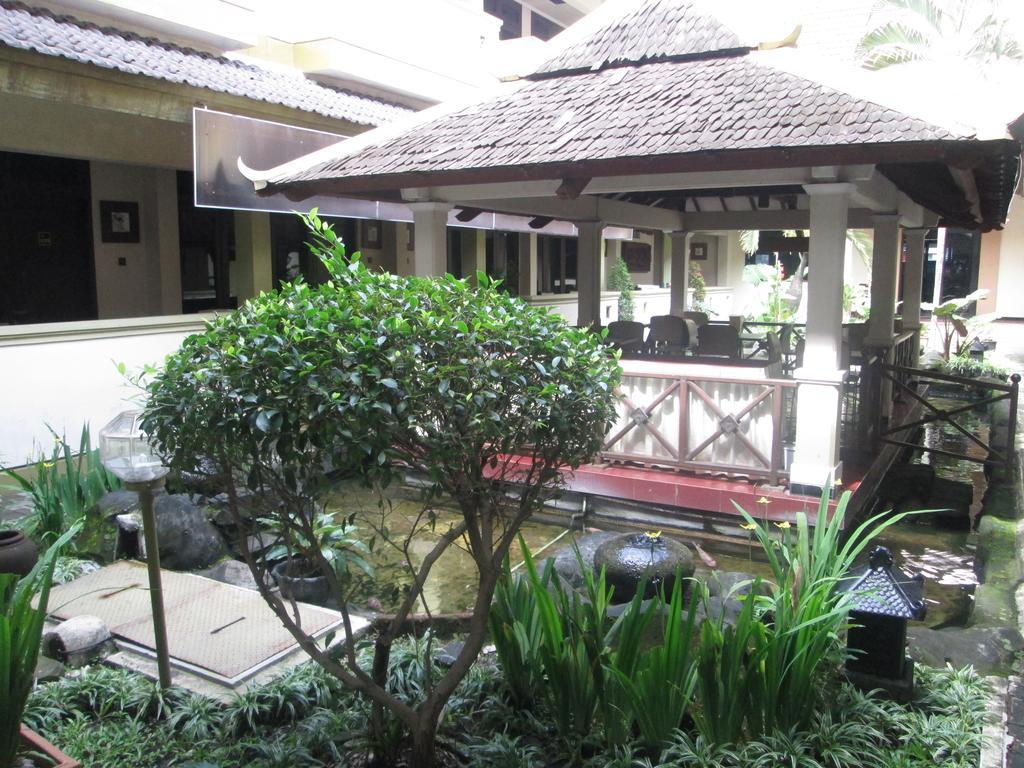 Hotel Wisanti ジョグジャカルタ エクステリア 写真