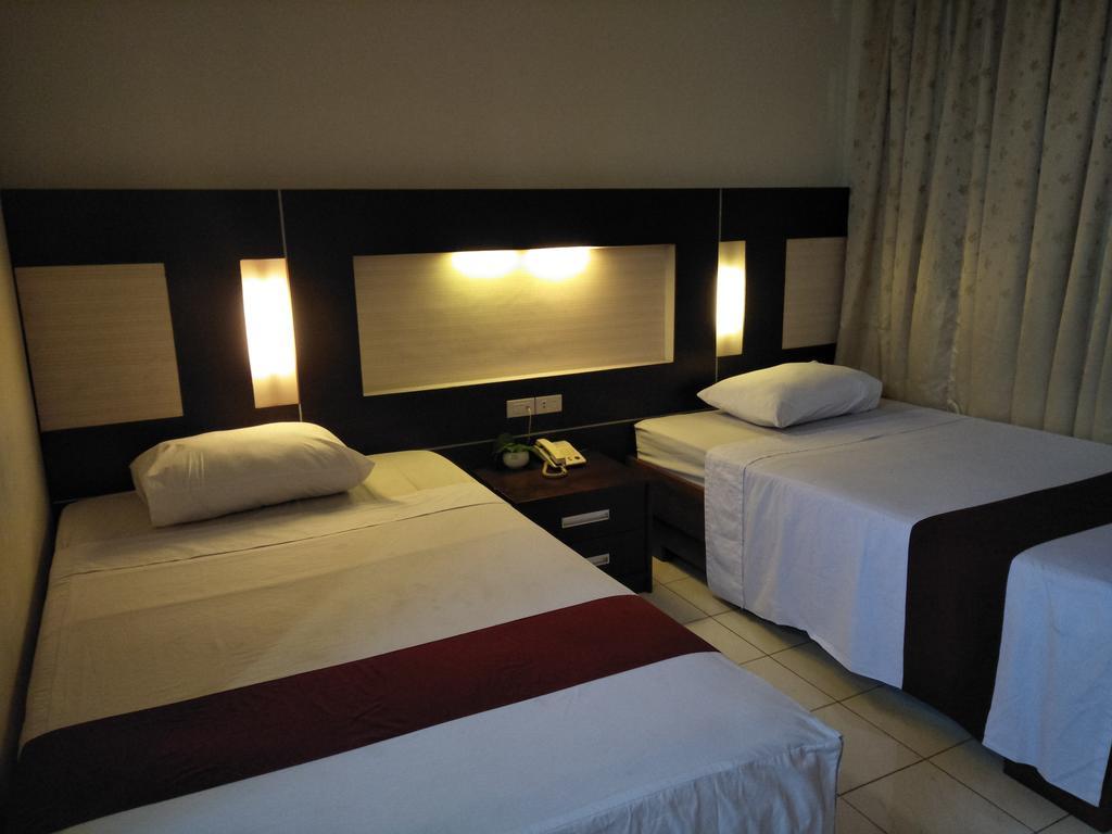 Hotel Wisanti ジョグジャカルタ エクステリア 写真