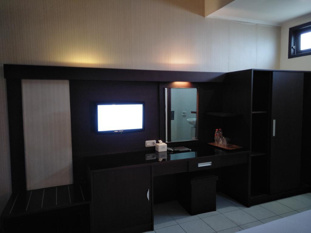 Hotel Wisanti ジョグジャカルタ エクステリア 写真