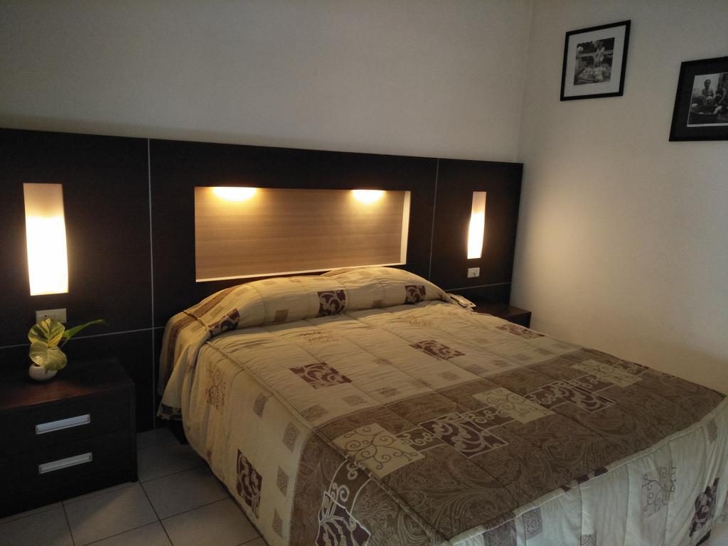 Hotel Wisanti ジョグジャカルタ エクステリア 写真